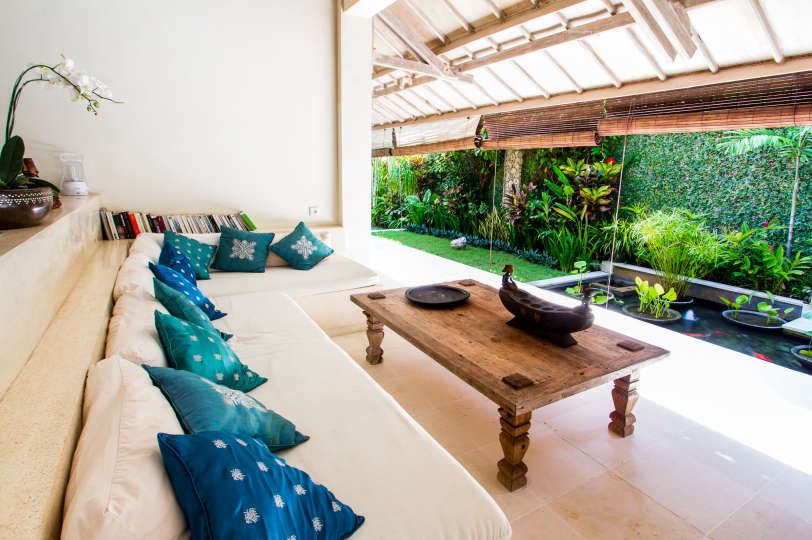 Rent a Luxury Villa in Bali Close to the Beach, Bali Villa 2074