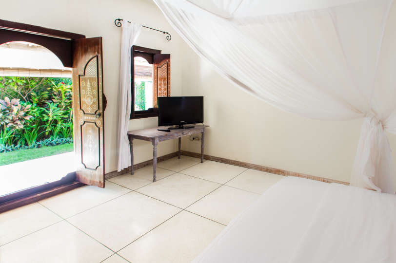 Rent a Luxury Villa in Bali Close to the Beach, Bali Villa 2074