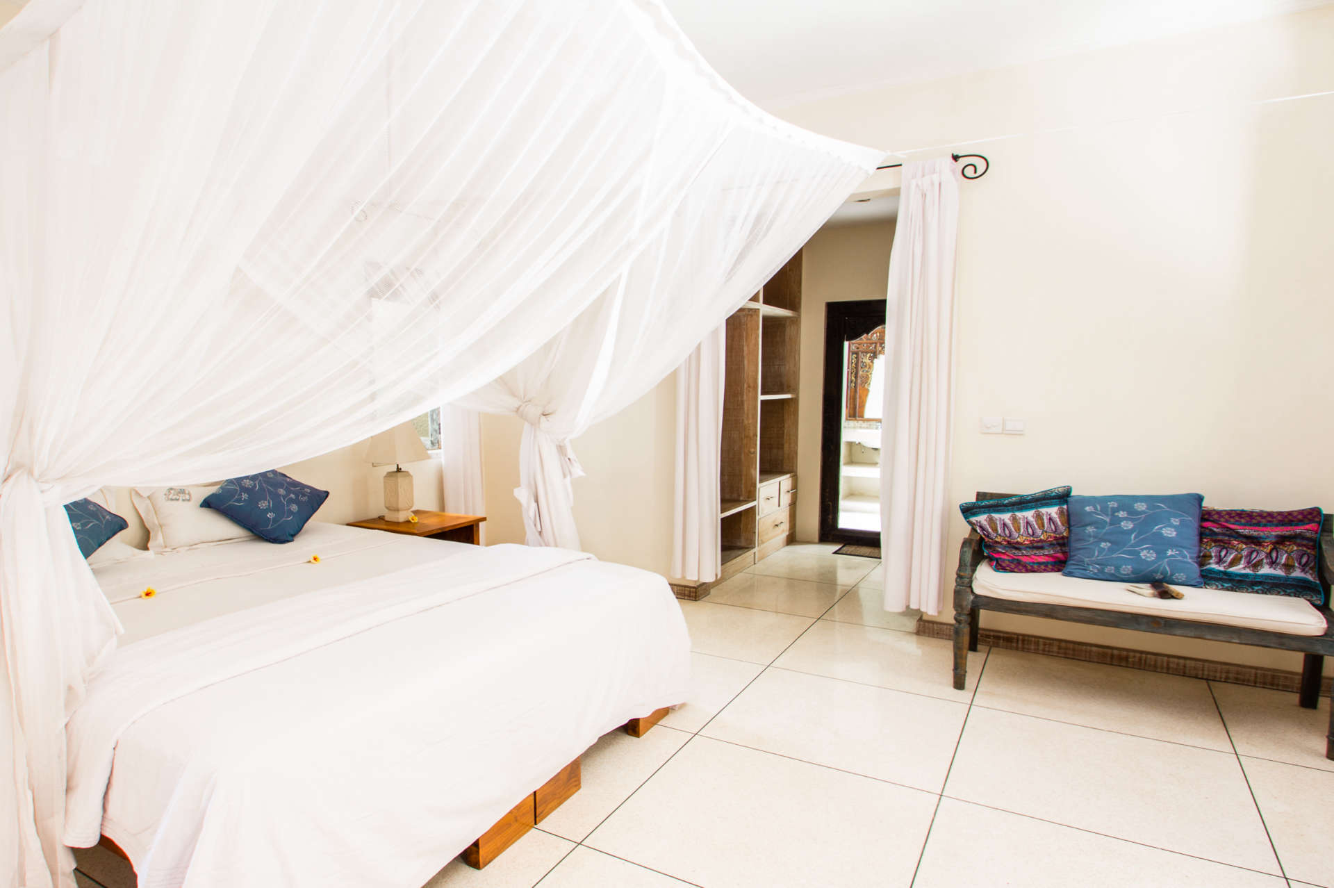 Rent a Luxury Villa in Bali Close to the Beach, Bali Villa 2074