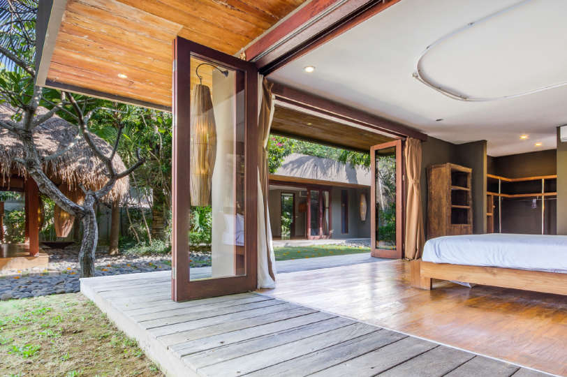 Rent a Luxury Villa in Bali Close to the Beach, Bali Villa 2086