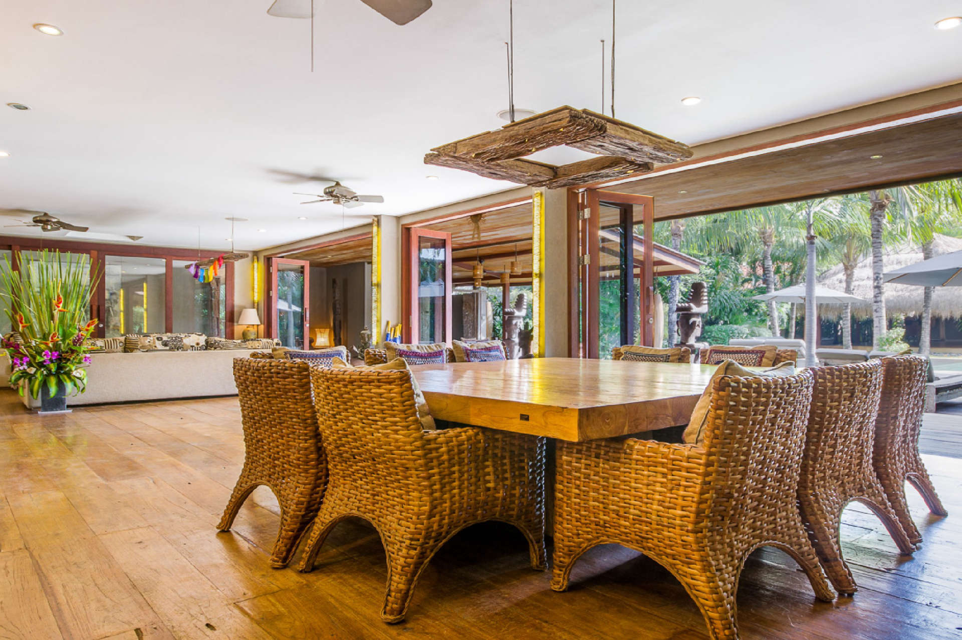 Rent a Luxury Villa in Bali Close to the Beach, Bali Villa 2086