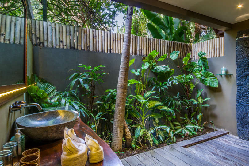 Rent a Luxury Villa in Bali Close to the Beach, Bali Villa 2086