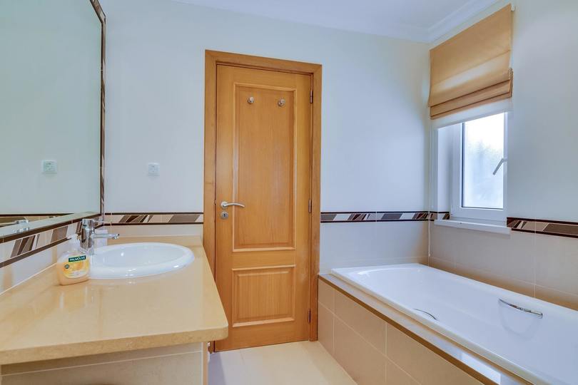 5 Star Villa Amari - Heatable Pool & Private Garden