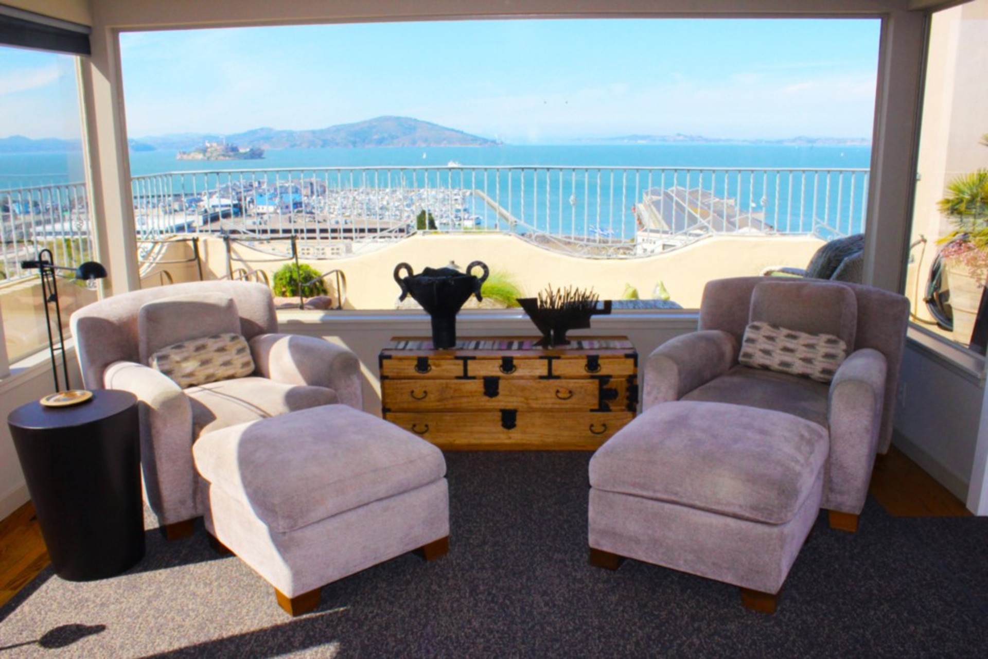 Exclusive 2 Bedroom Home with Breathtaking Views, San Francisco Apartment 1000