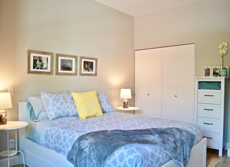 Beautiful 5 Star Apartment minutes from City Centre, Vancouver Island Apartment 1001