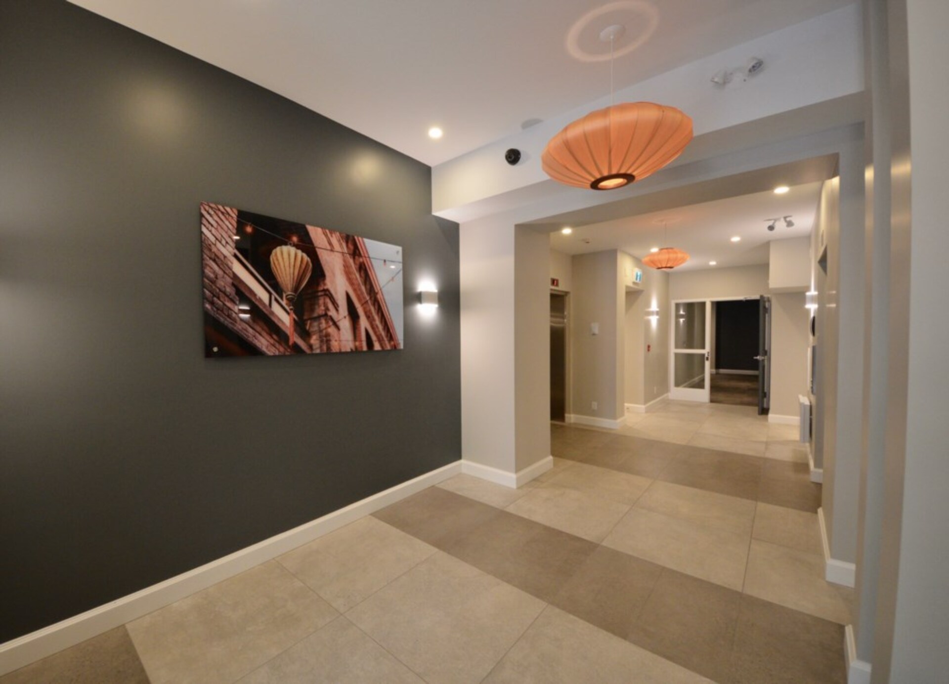 Beautiful 5 Star Apartment minutes from City Centre, Vancouver Island Apartment 1001