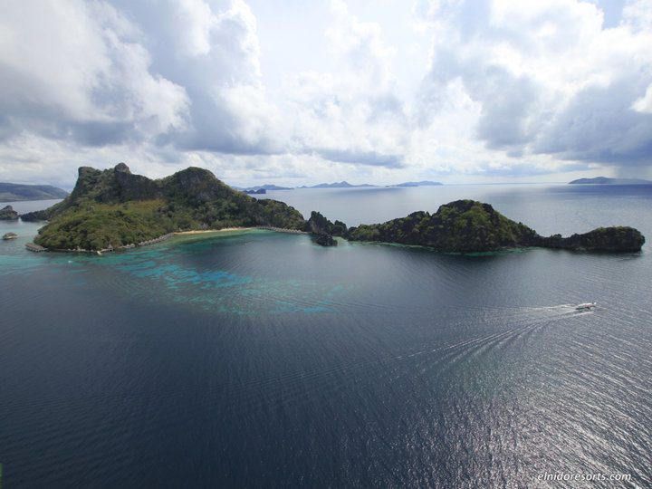 Beautiful 5 Star Loft Water Cottage with Sea Views on Apulit Island Resort, El Nido Cottage 1002
