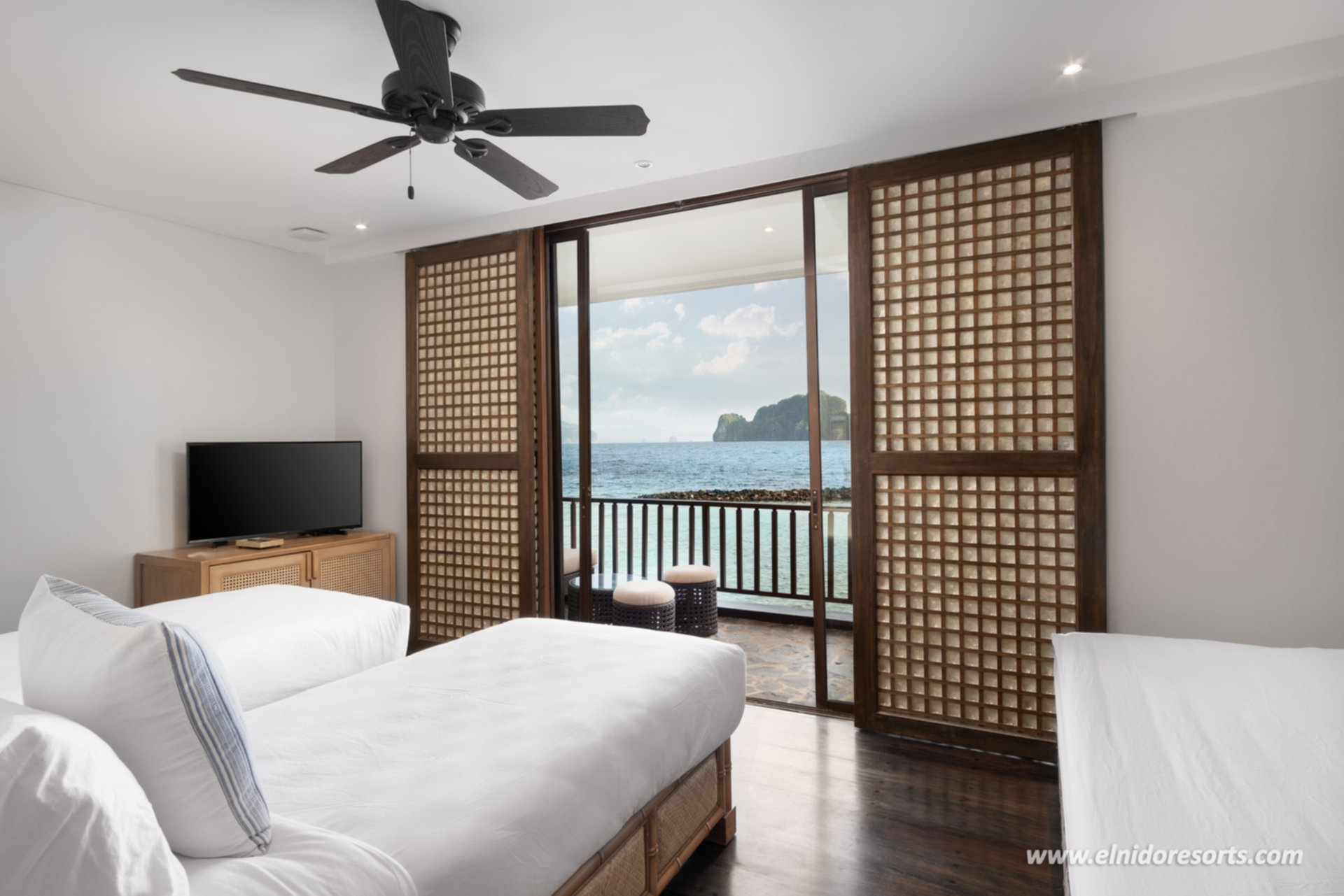 Beautiful 5 Star Water Cottage with Sea Views on Miniloc Island Resort, El Nido Cottage 1006
