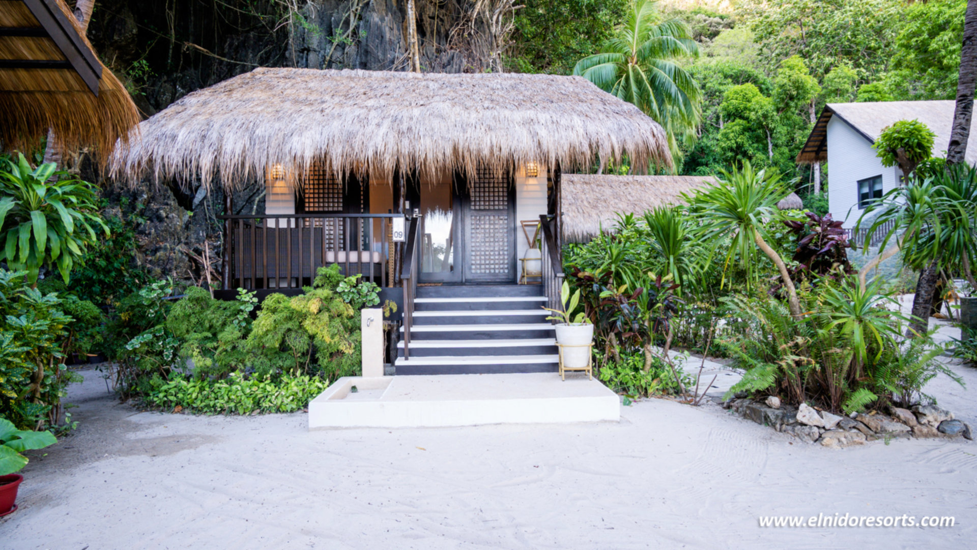 The Ultimate Deluxe Seaview Cottage on Miniloc Island Resort, El Nido Cottage 1016