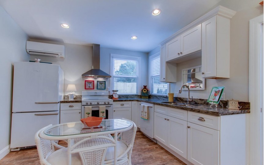 Picture Renting This Beautiful 4 Bedroom Cottage in West Palm Beach, West Palm Beach Cottage 1856
