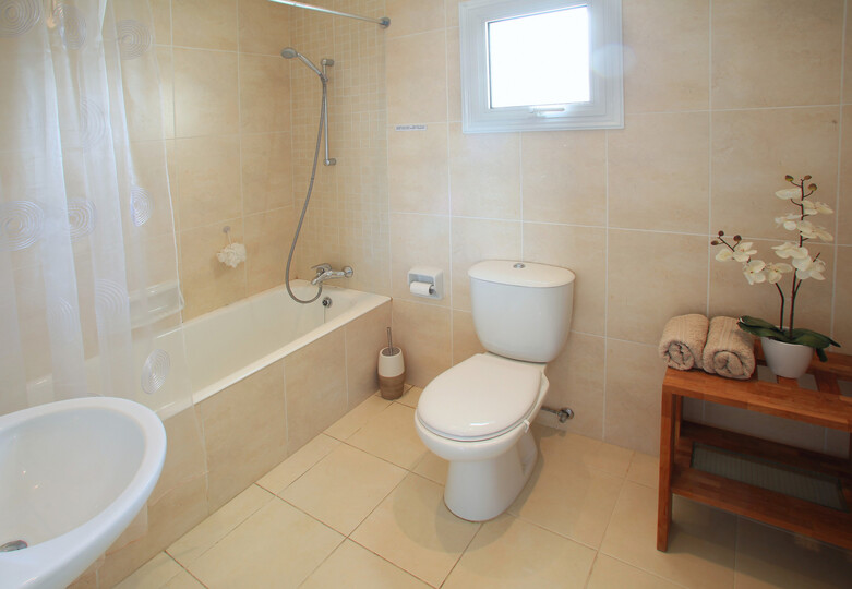 Imagine You and Your Family Renting this Luxury Villa in Protaras, Protaras Villa 1428