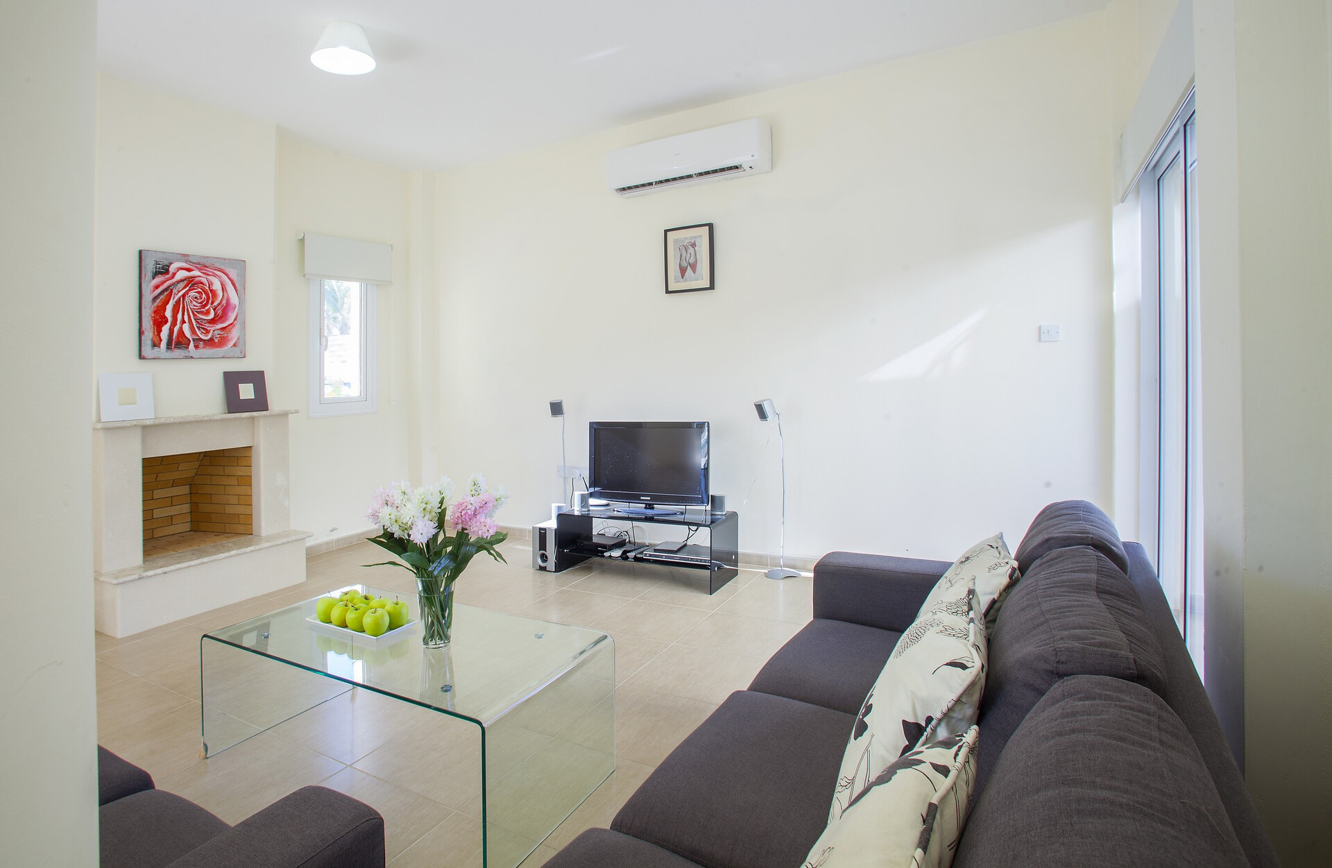 Imagine You and Your Family Renting this Luxury Villa in Protaras, minutes from the Beach, Protaras Villa 1477