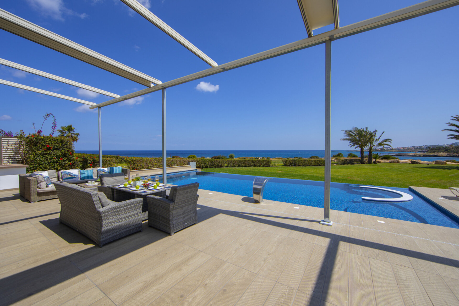 You and Your Family will love this Seafront Villa, Protaras Villa 1540