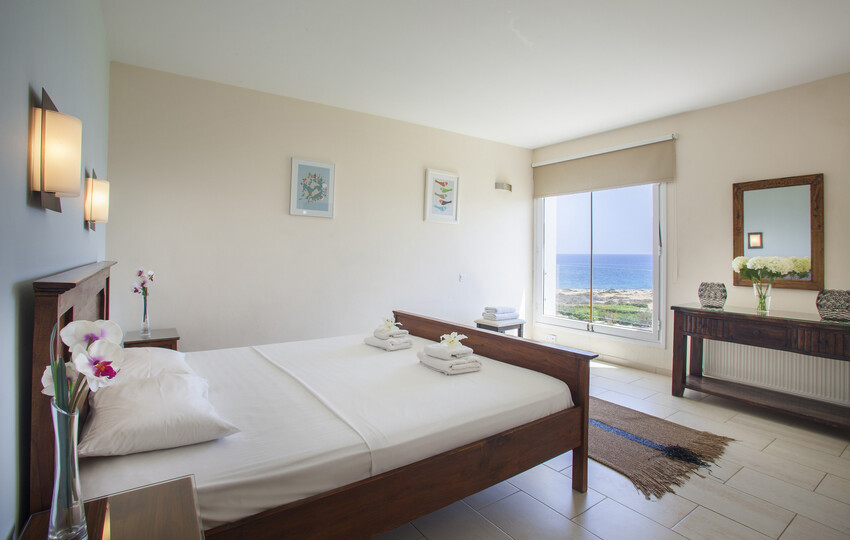 You and Your Family will love this Seafront Villa, Protaras Villa 1540