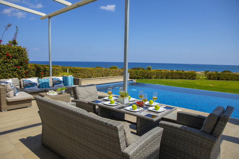 You and Your Family will love this Seafront Villa, Protaras Villa 1540