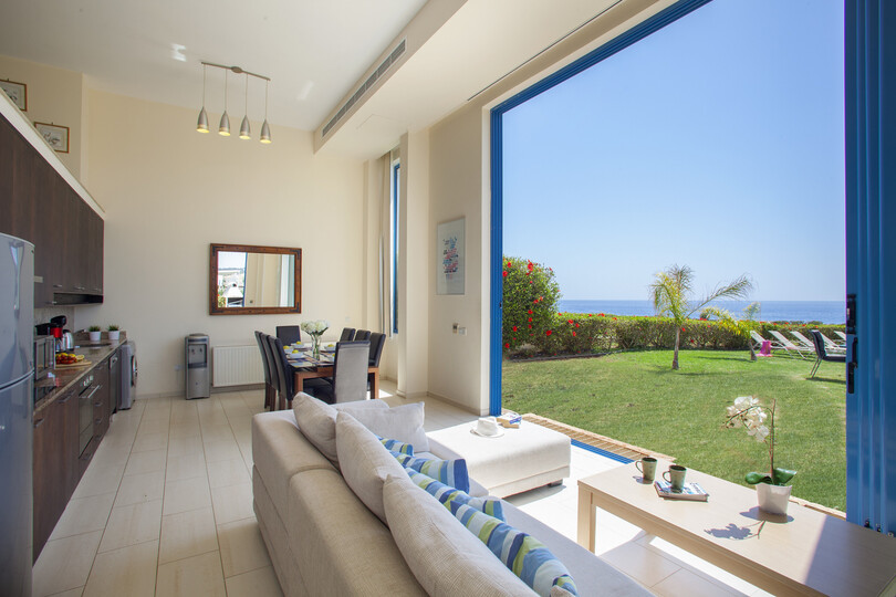 You and Your Family will love this Seafront Villa, Protaras Villa 1540
