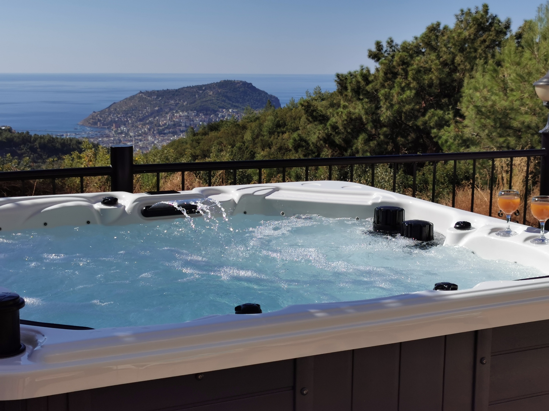 5 Star Villa Serenity – Dual Mountain & Sea Retreat