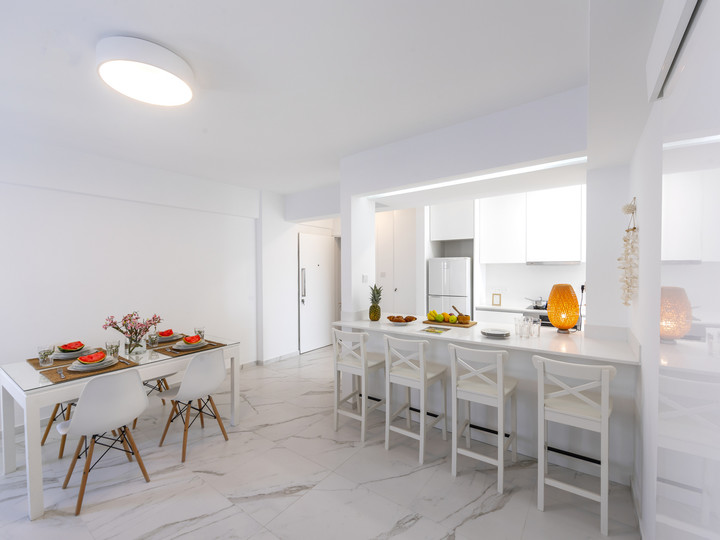 The Perfect Holiday Apartment minutes from the Beach in Larnaca, Larnaca Apartment 1401