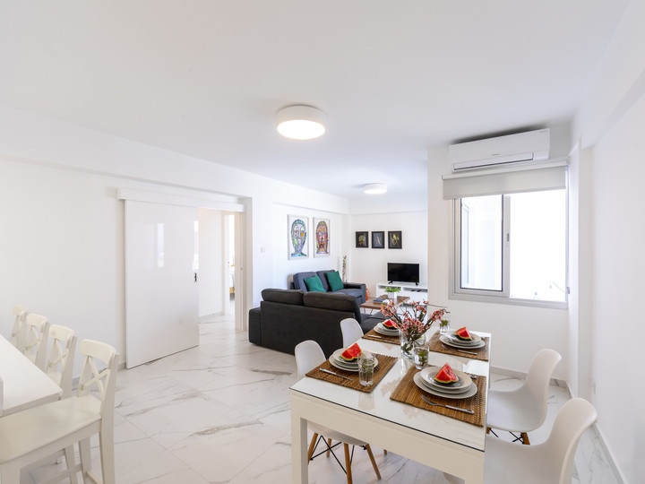 The Perfect Holiday Apartment minutes from the Beach in Larnaca, Larnaca Apartment 1401