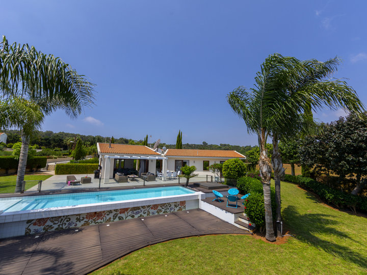 Luxury Awaits by the Sea – Protaras Villa 1569
