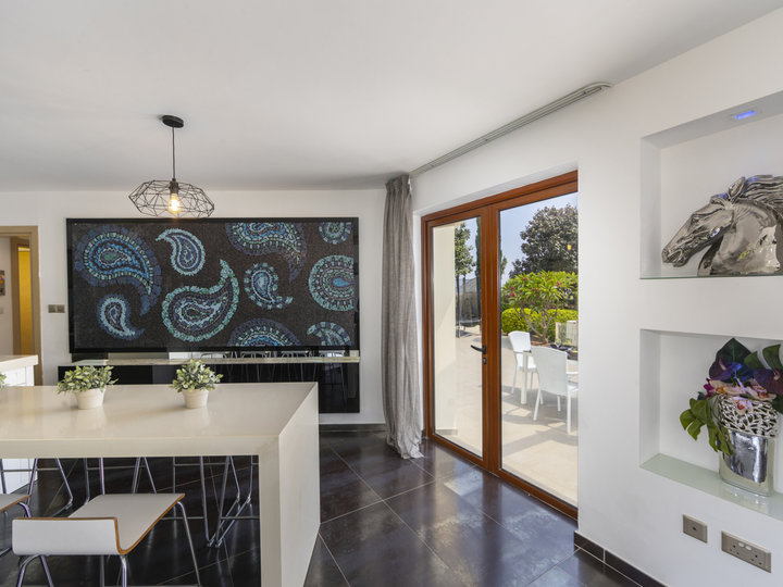 Luxury Awaits by the Sea – Protaras Villa 1569