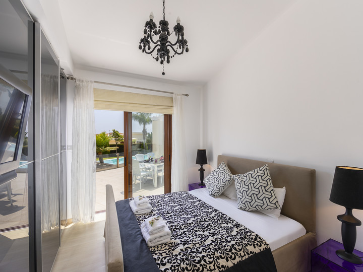 Luxury Awaits by the Sea – Protaras Villa 1569