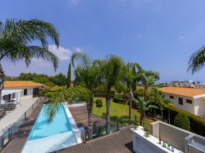 Luxury Awaits by the Sea – Protaras Villa 1569