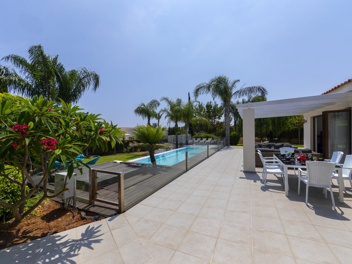 Luxury Awaits by the Sea – Protaras Villa 1569