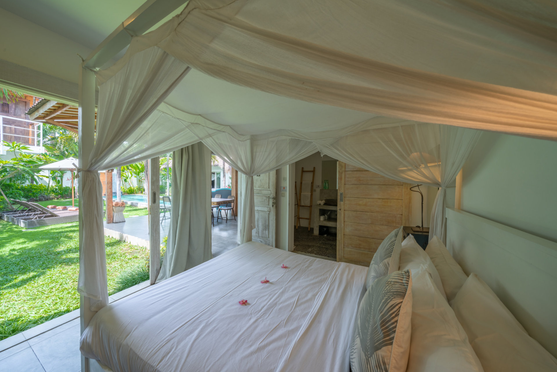The Ultimate 5 Star Holiday Villa in Kabupaten Badung with Private Pool and Fully Staffed, Bali Villa 2099