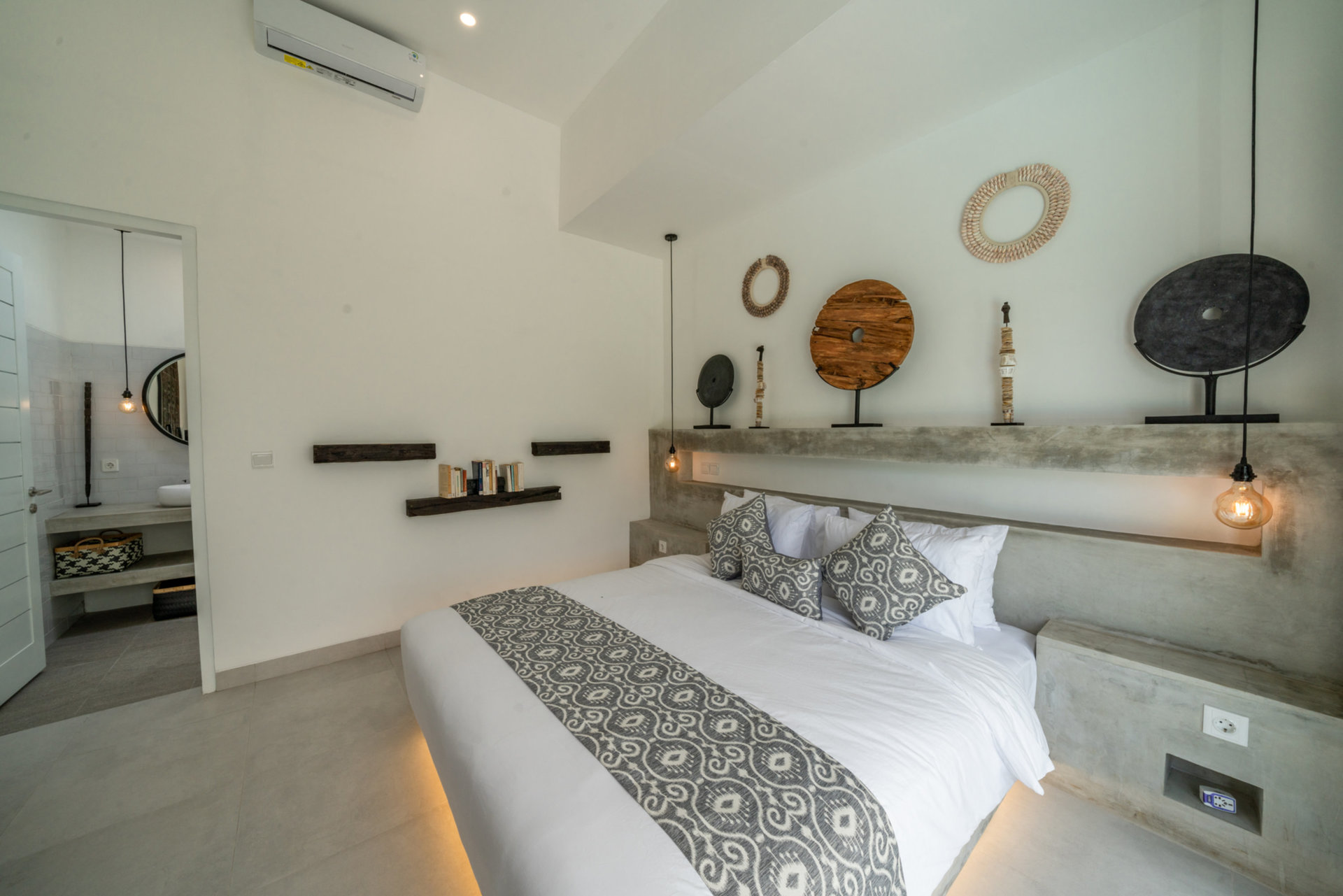 The Ultimate 5 Star Holiday Villa in Kabupaten Badung with Private Pool and Fully Staffed, Bali Villa 2107