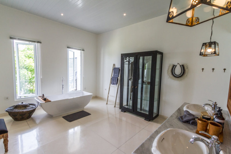 Imagine Your Family Renting a Luxury 5 Bedroom Holiday Villa with Stunning Ocean Views, Bali Villa 2114