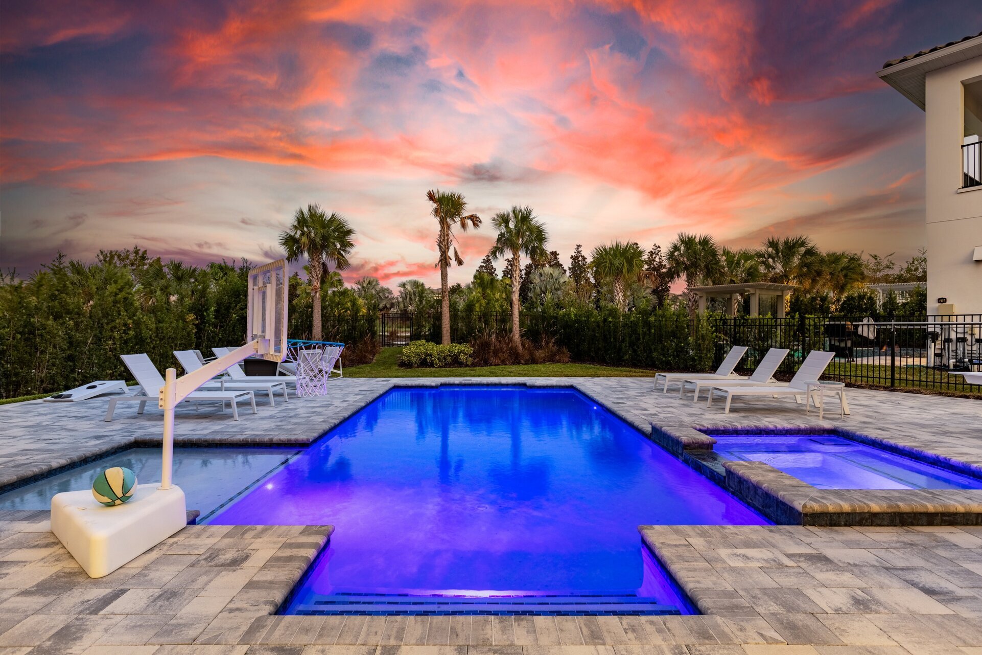 5 Star Villa Aurelius – A Golden Grand Residence
