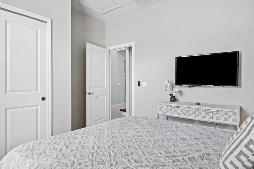 Luxury Contemporary Style Villa on Windsor Island Resort , Orlando Villa 5810