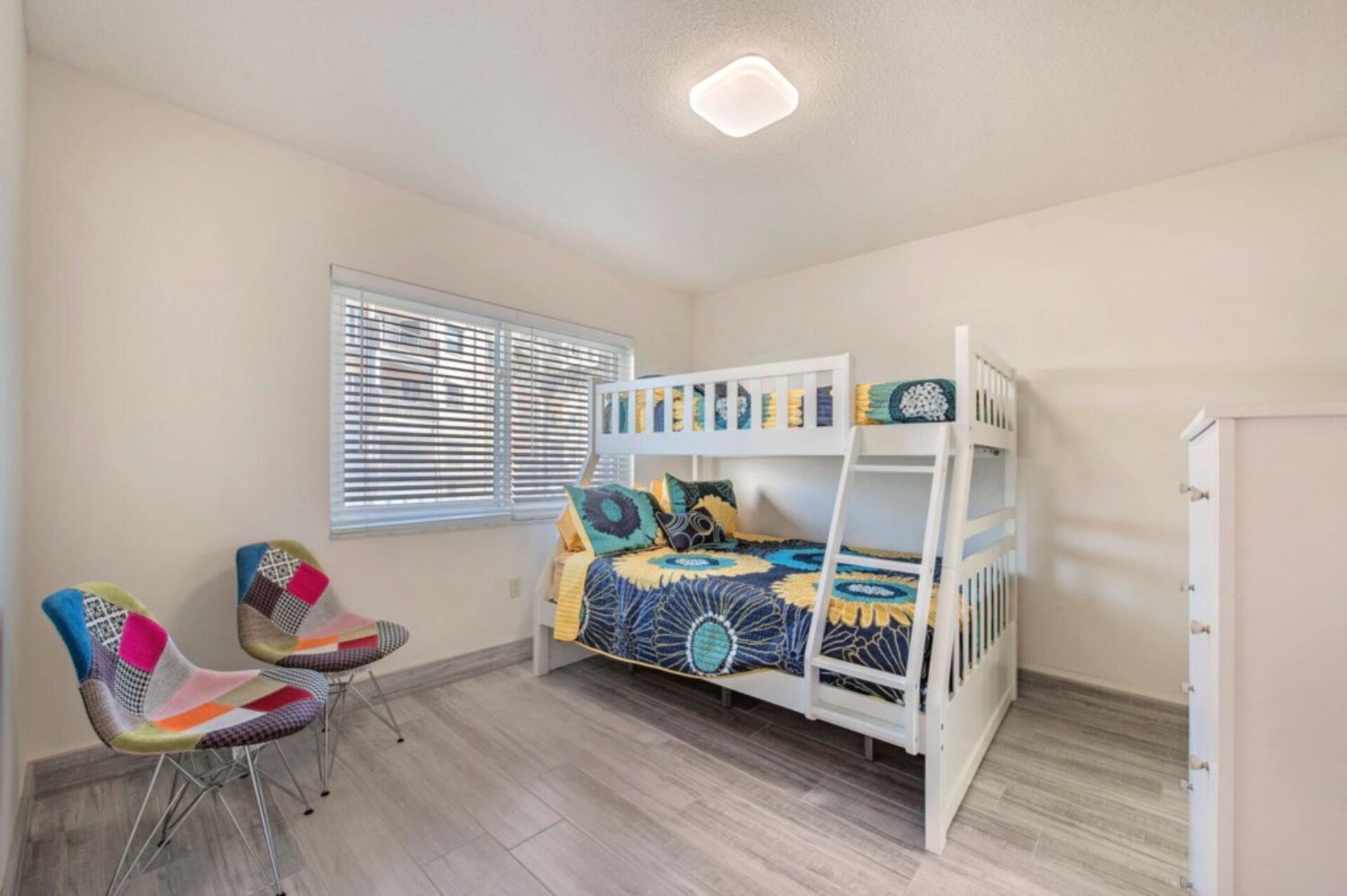 5 Star Condo in one of the most Prestigious Areas in Leonardo Arms, Florida Condo 5950