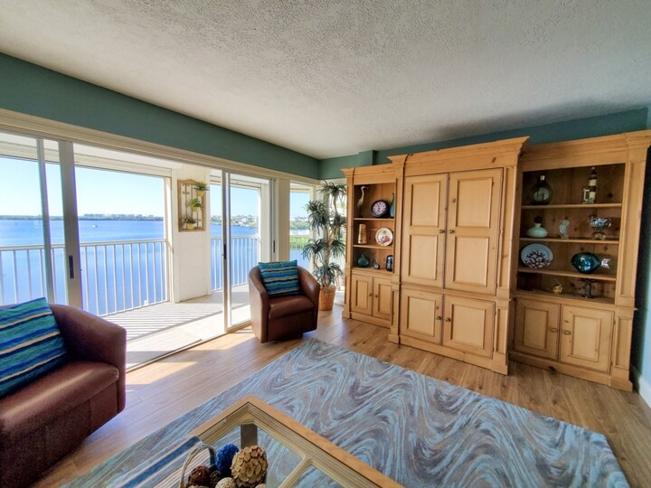 Exclusive Holiday Condo on Collier County, Florida Condo 5987