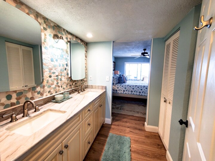 Exclusive Holiday Condo on Collier County, Florida Condo 5987