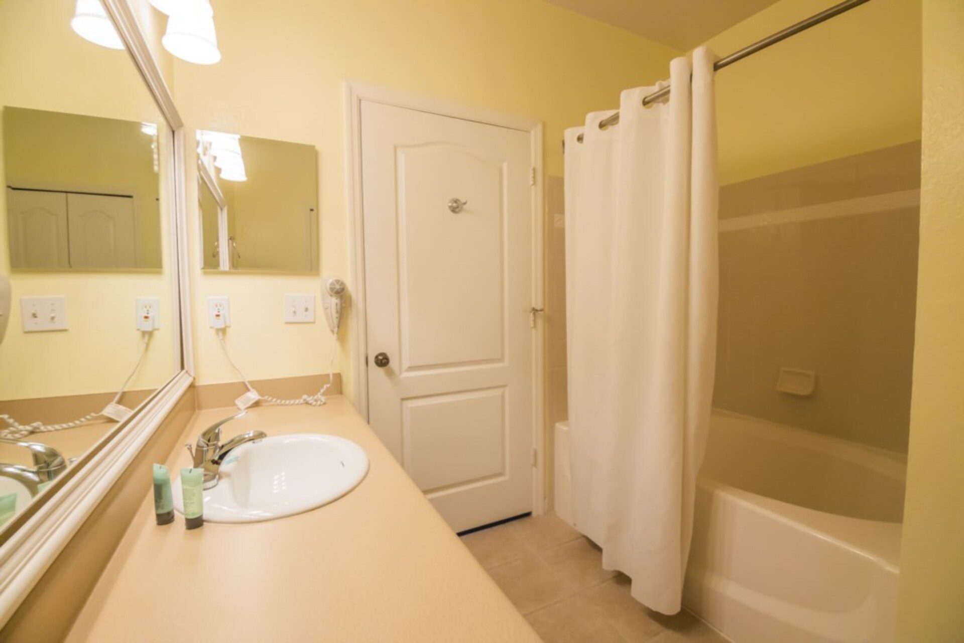 5 Star Condo on Runaway Beach Club, Florida Condo 5988