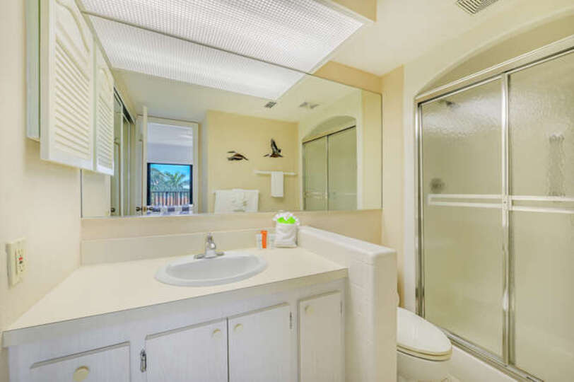 Luxury Contemporary Style Condo on Dolphin Way, Florida Condo 5937
