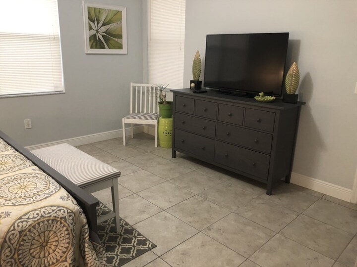 Exclusive Holiday Villa on Calabay Parc at Tower Lake, minutes from Disney, Florida Villa 6054