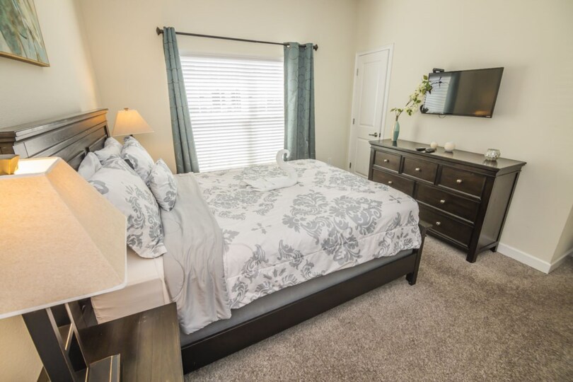 Luxury Townhome with Fantastic Private Pool on Storey Lake Resort, Florida Townhome 6074