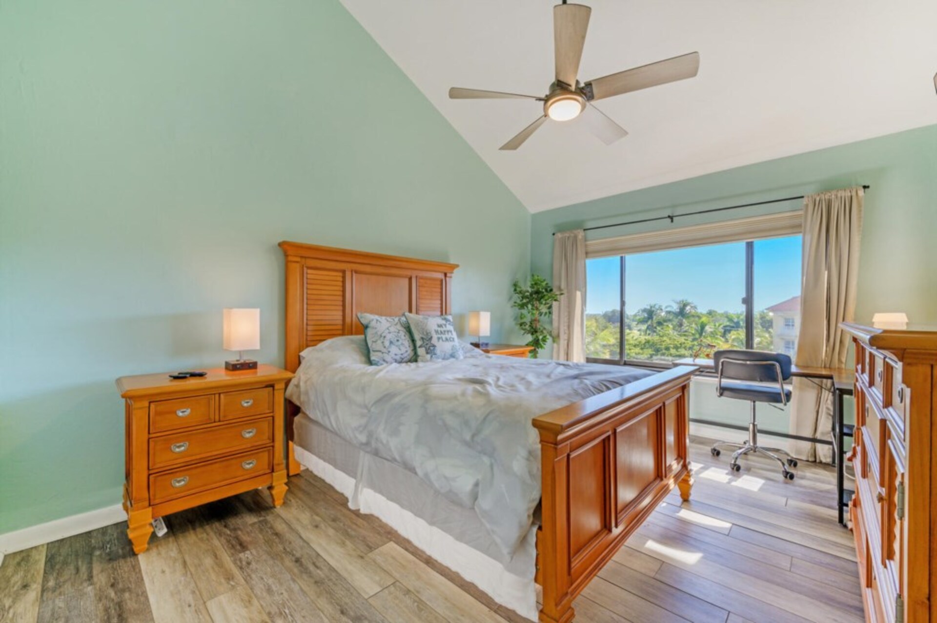 Exclusive Condo in One of most Prestigious Resorts, Santa Maria Harbor Resort, Florida Condo 5942