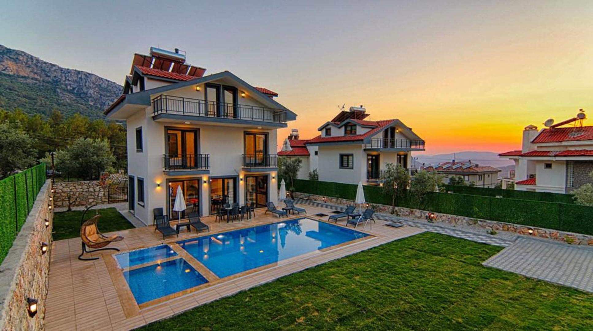 5 Star Villa with 4 Bedrooms, Fethiye Villa 1029