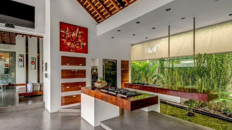 Beautiful Villa with Private Pool & Sunny Environment, Bali Villa 2138