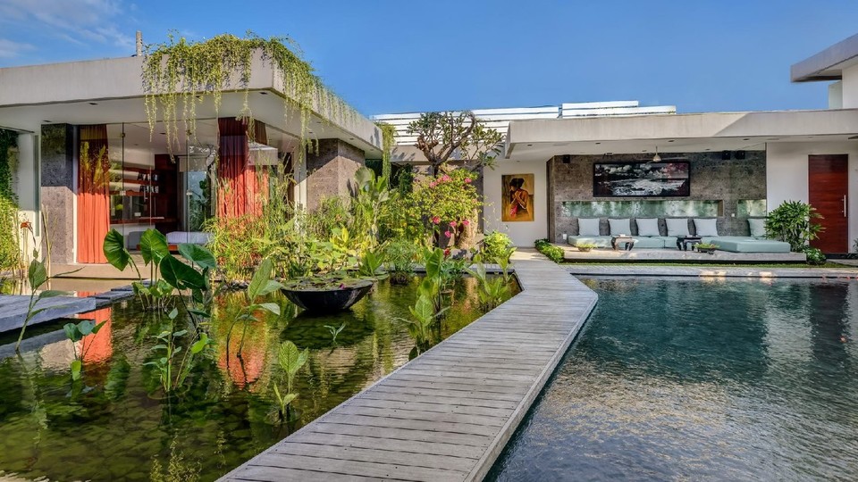 Beautiful Villa with Private Pool & Sunny Environment, Bali Villa 2138