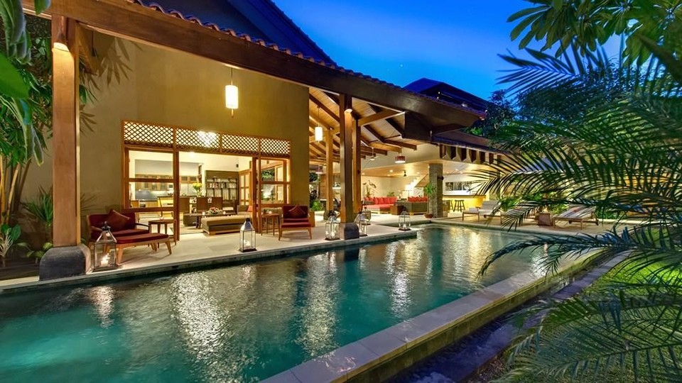 Peaceful Villa with Glistering Swimming Pool, Bali Villa 2139