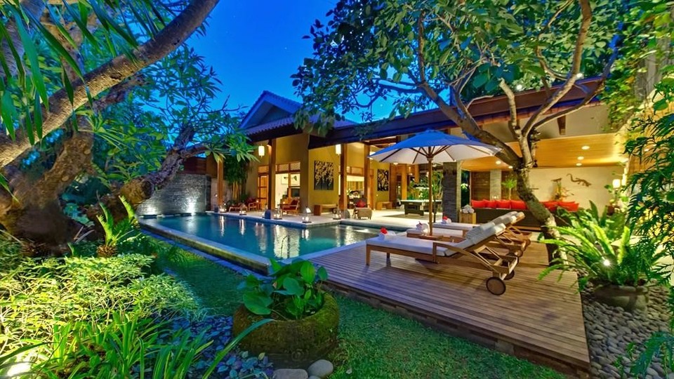 Peaceful Villa with Glistering Swimming Pool, Bali Villa 2139