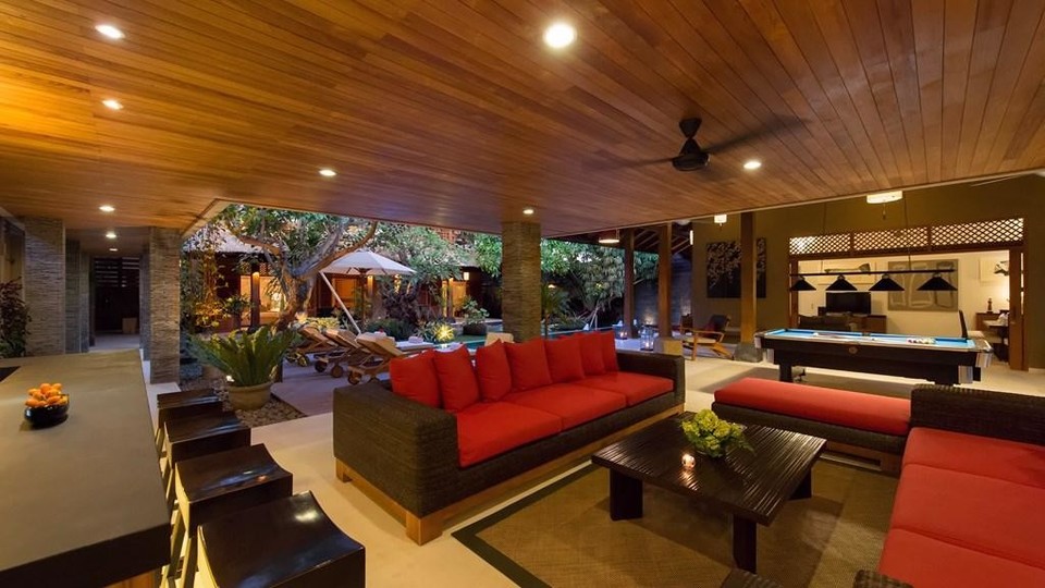 Peaceful Villa with Glistering Swimming Pool, Bali Villa 2139