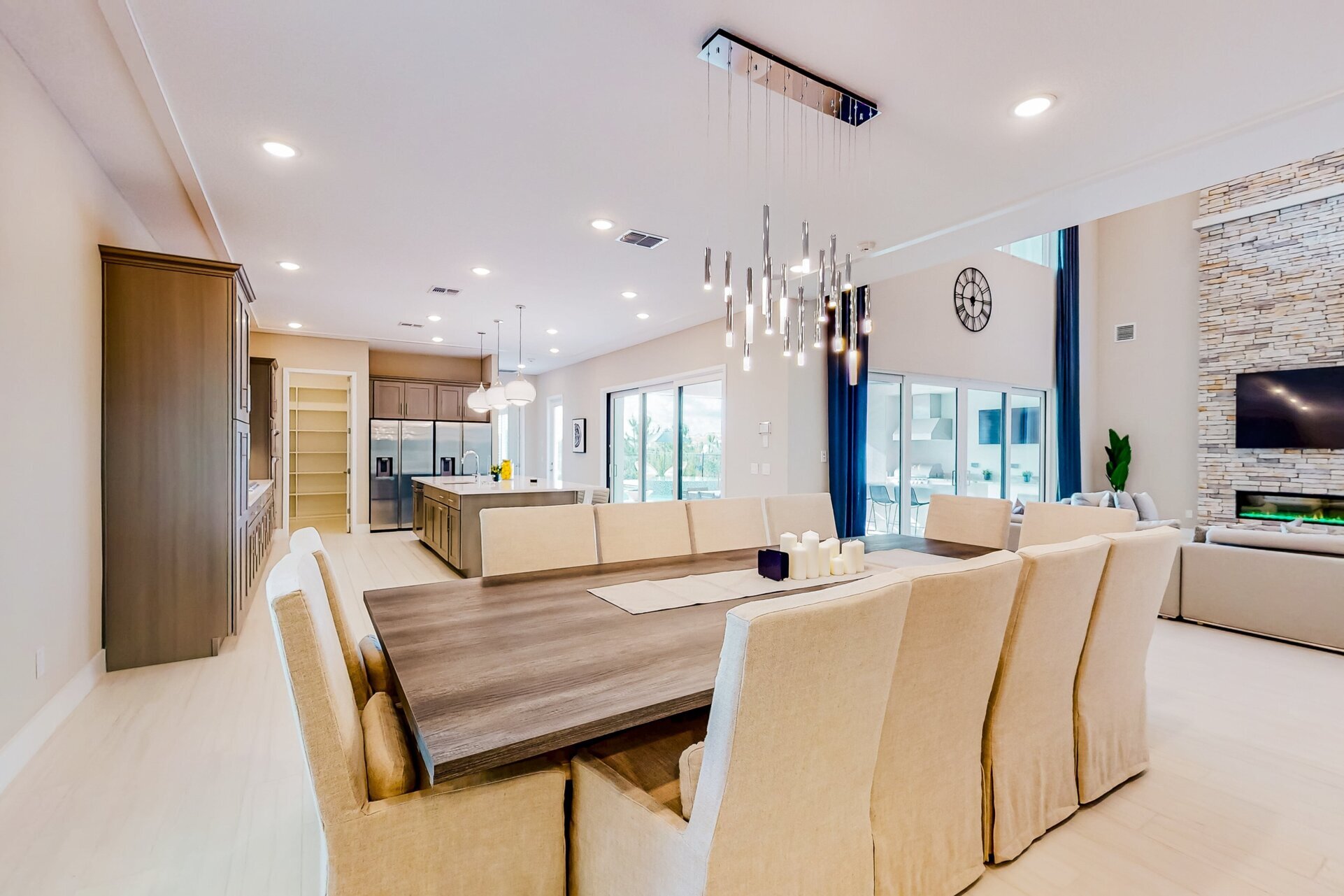 Rent this Luxury 5 Star Mansion on The Bear's Den Resort, Orlando Mansion 6125