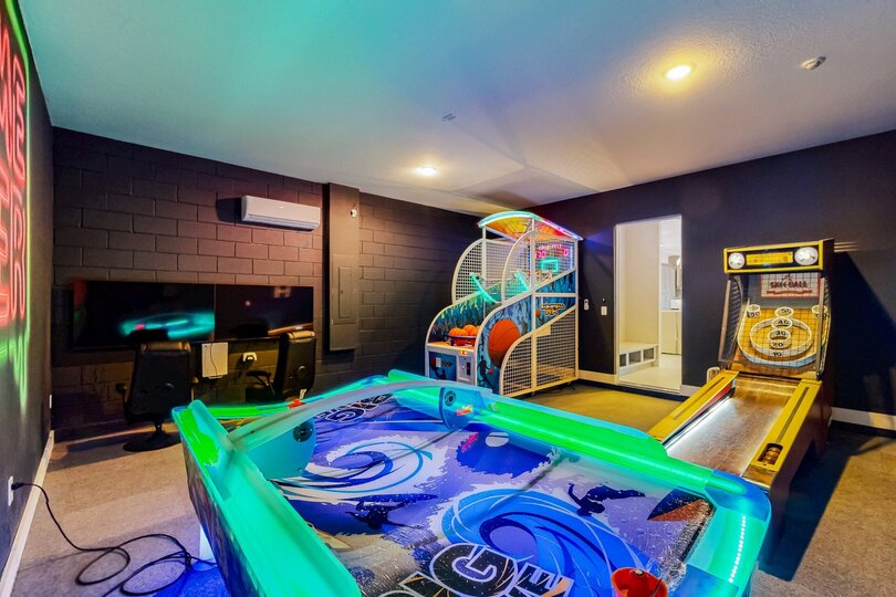Rent this Luxury 5 Star Mansion on The Bear's Den Resort, Orlando Mansion 6125