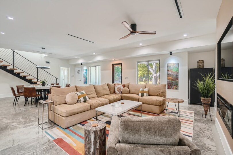 Picture Relaxing in This Idyllic Villa in West Palm Beach,West Palm Beach Villa 1881